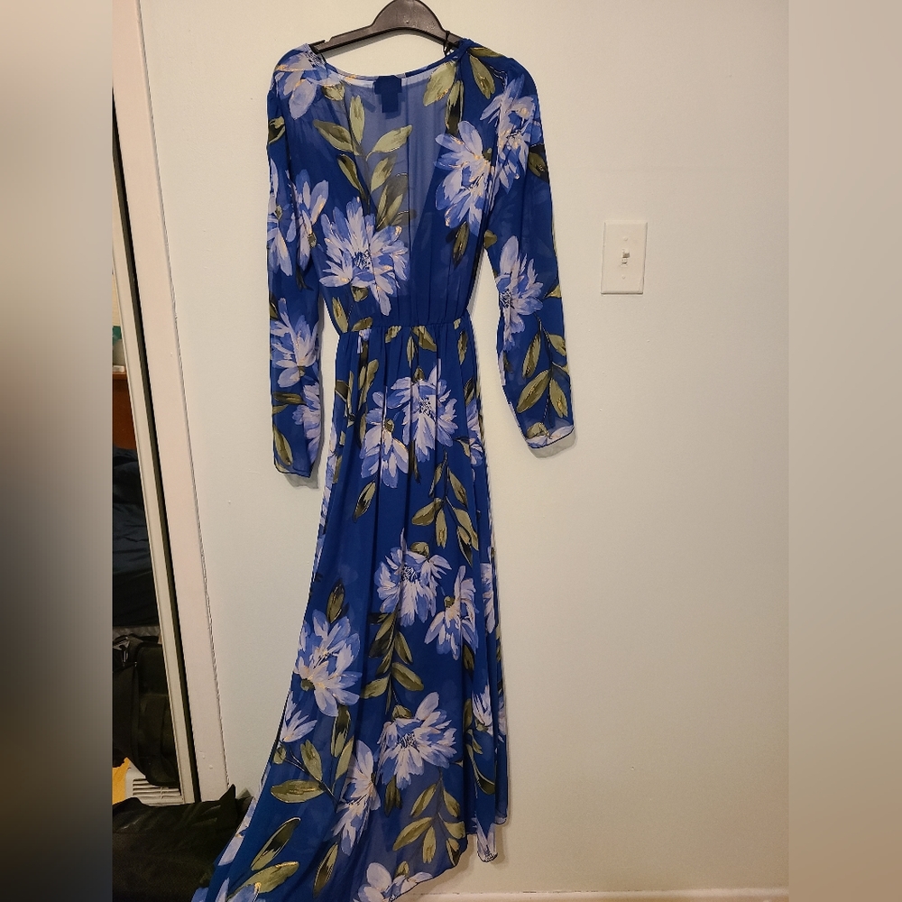 Deep V flowy dress